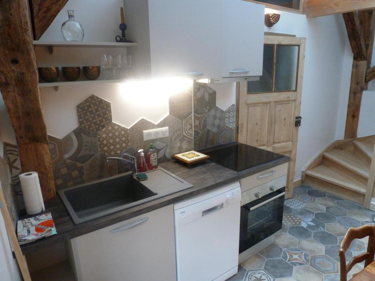 Au Cheval Blanc - appartements et chambres d'hôtes Albertville Exterior foto